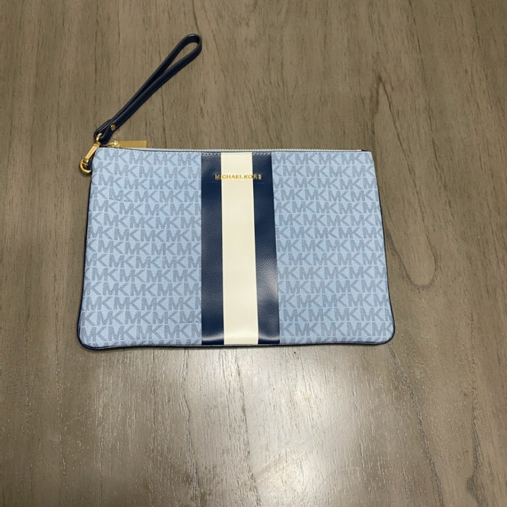 Michael kors jet set xl wristlet